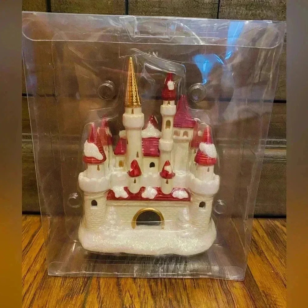 Disney Village Victorian Castle Mickey & Minnie Mouse Christmas Collectible